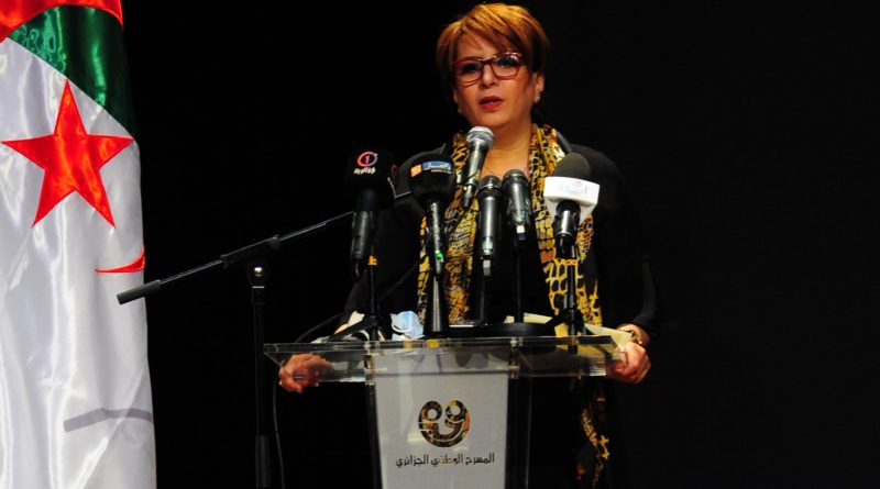 a ministre de la Culture et des Arts, Malika Bendouda